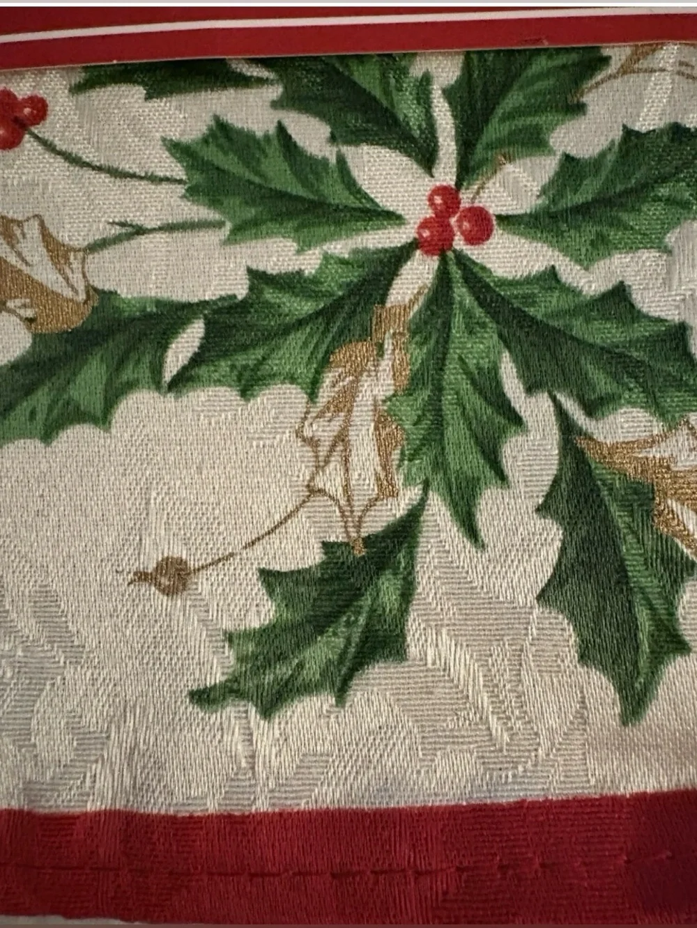 Lenox Set Of 4 Christmas Holiday Damask Napkins Red Border Green Holly 